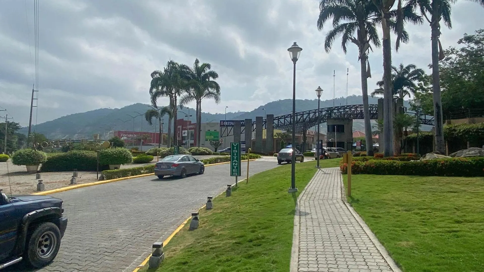 홈스테이 Preciosa Habitacion Con Bano Privado 과야킬